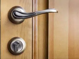 Comment refaire le cadre d’une porte extérieure ?