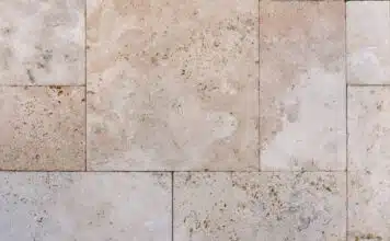 Le Travertin pour terrasse : découvrez tout ce qu’il faut savoir !