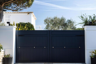 Comment choisir un portail sur mesure adapté à son style de maison ?