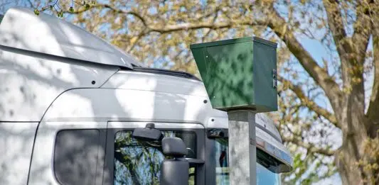 Quel permis pour conduire un 44 tonnes ?