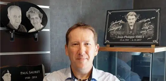 Où faire graver une plaque funéraire ?