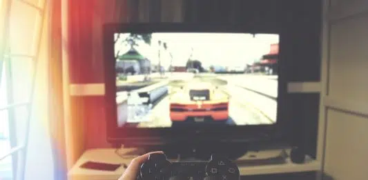 Pourquoi opter pour un meuble TV suspendu ?