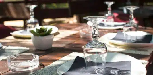 Pourquoi on appelle un set de table ?