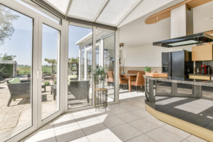 Véranda sur-mesure à Montélimar : agrandissez votre maison avec élégance !